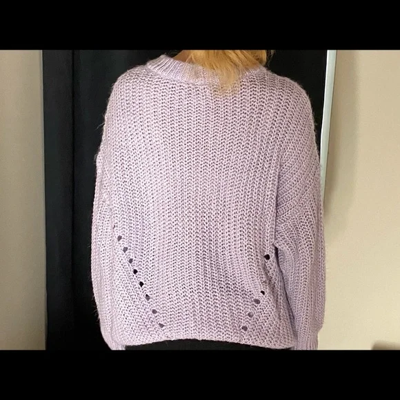sweater - Picture 3 of 4